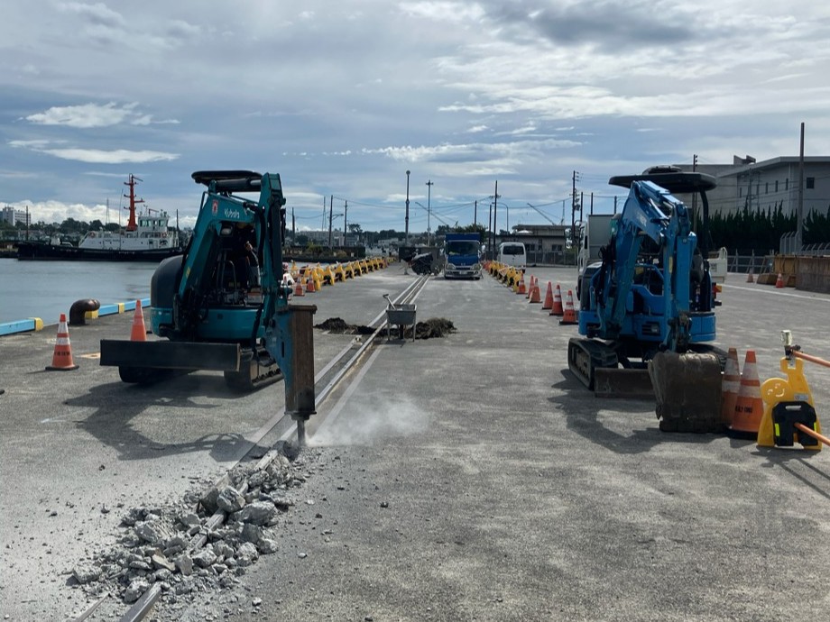 令和6年度　清水港荷役機械整備富士見埠頭4号岸壁走行レール敷設工事(その2)