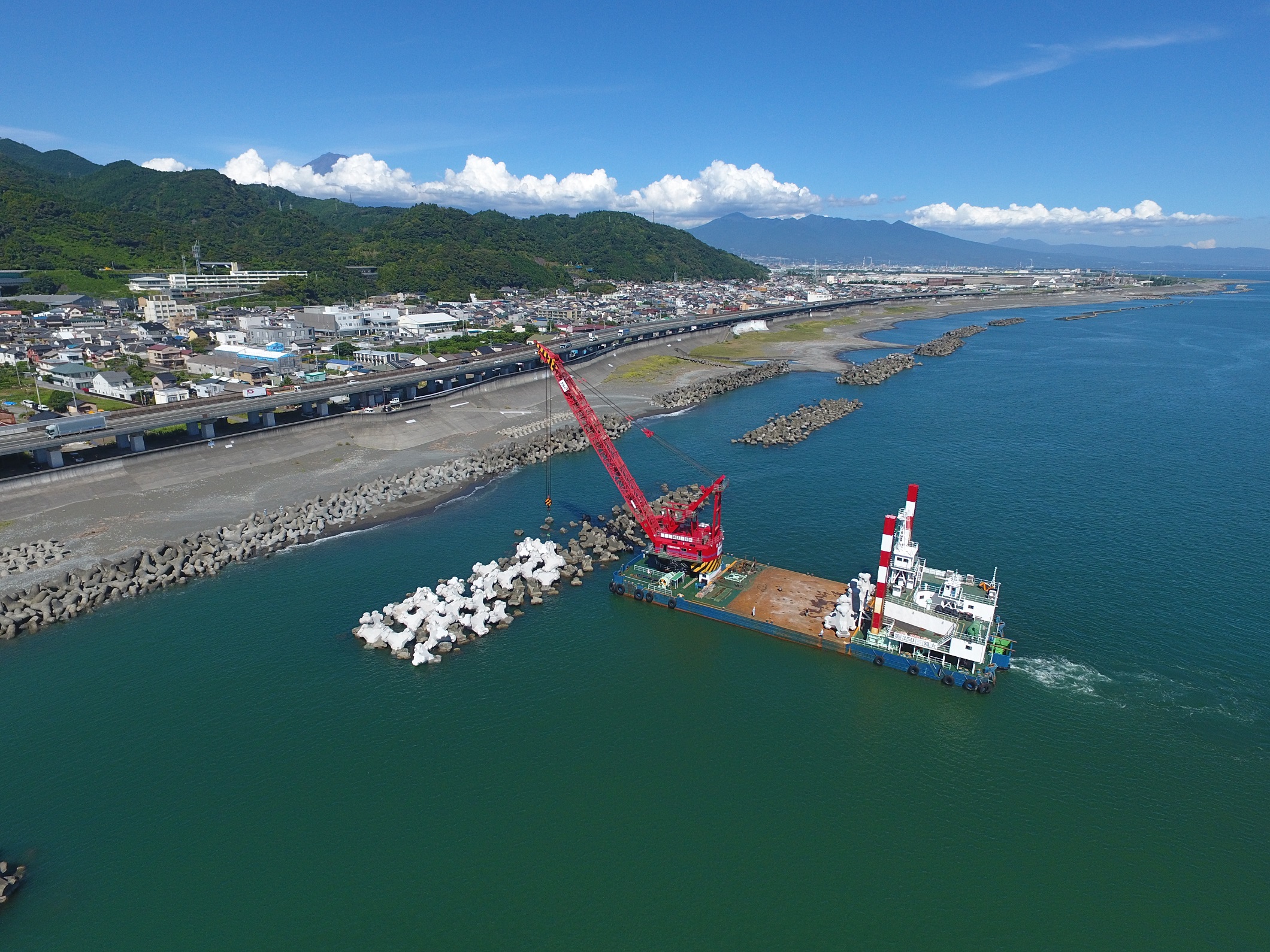 令和4年度　富士海岸蒲原小金西離岸堤嵩上工事