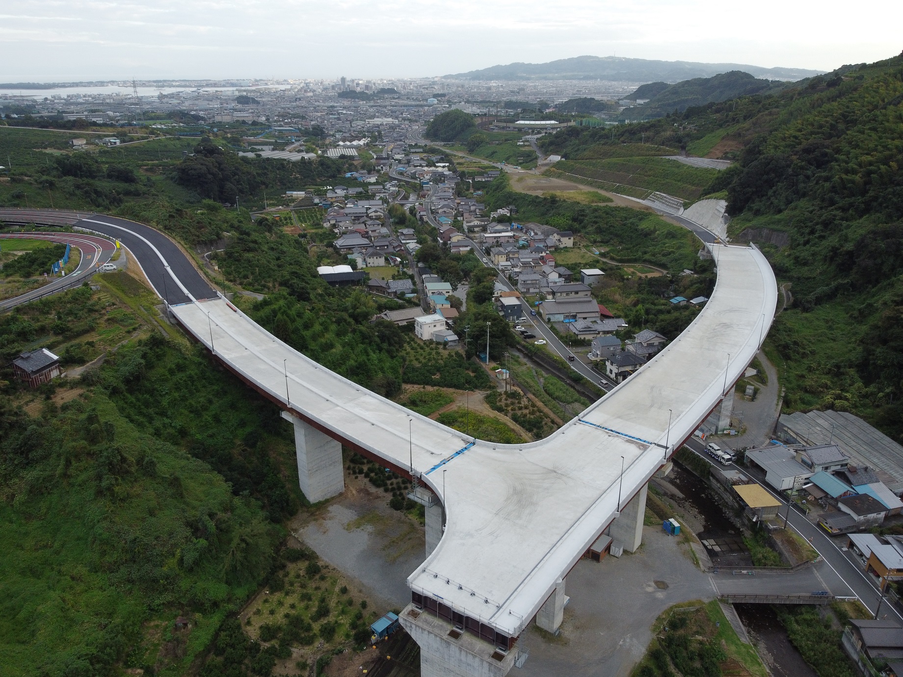 令和元年度　清県道債　第3号（主）清水富士宮線（仮称）伊佐布高架橋上部工床版工事