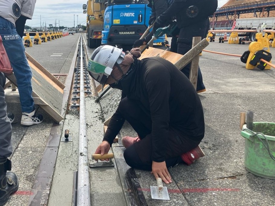 令和6年度　清水港荷役機械整備富士見埠頭4号岸壁走行レール敷設工事(その2)