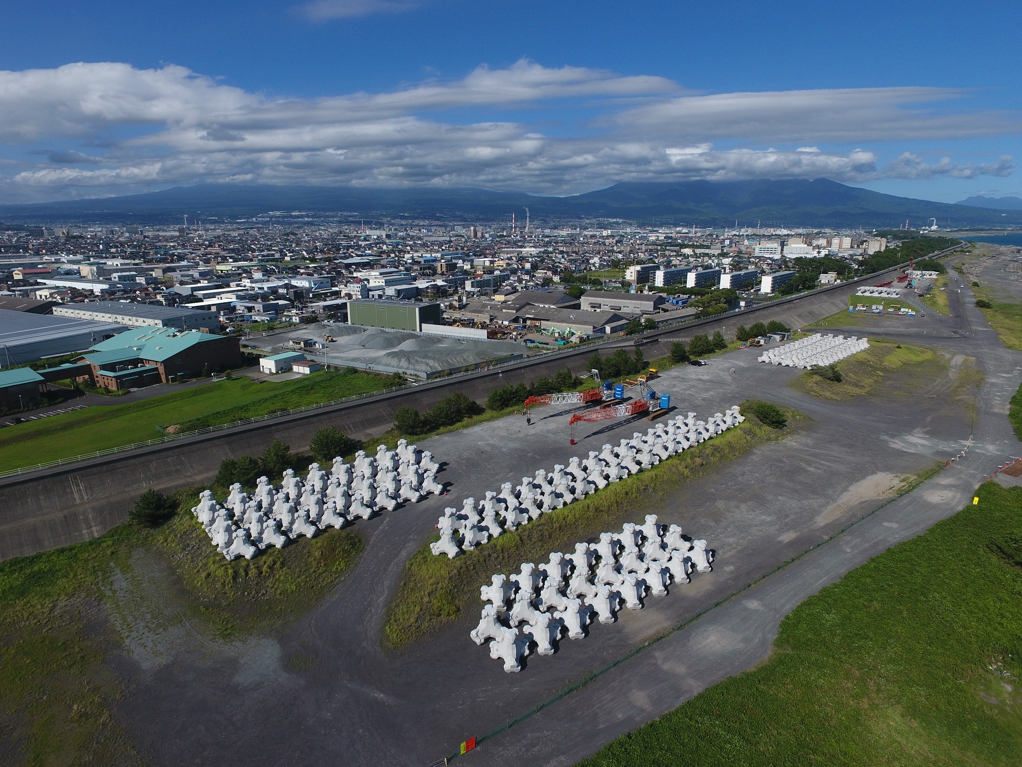 令和4年度　富士海岸蒲原小金西離岸堤嵩上工事