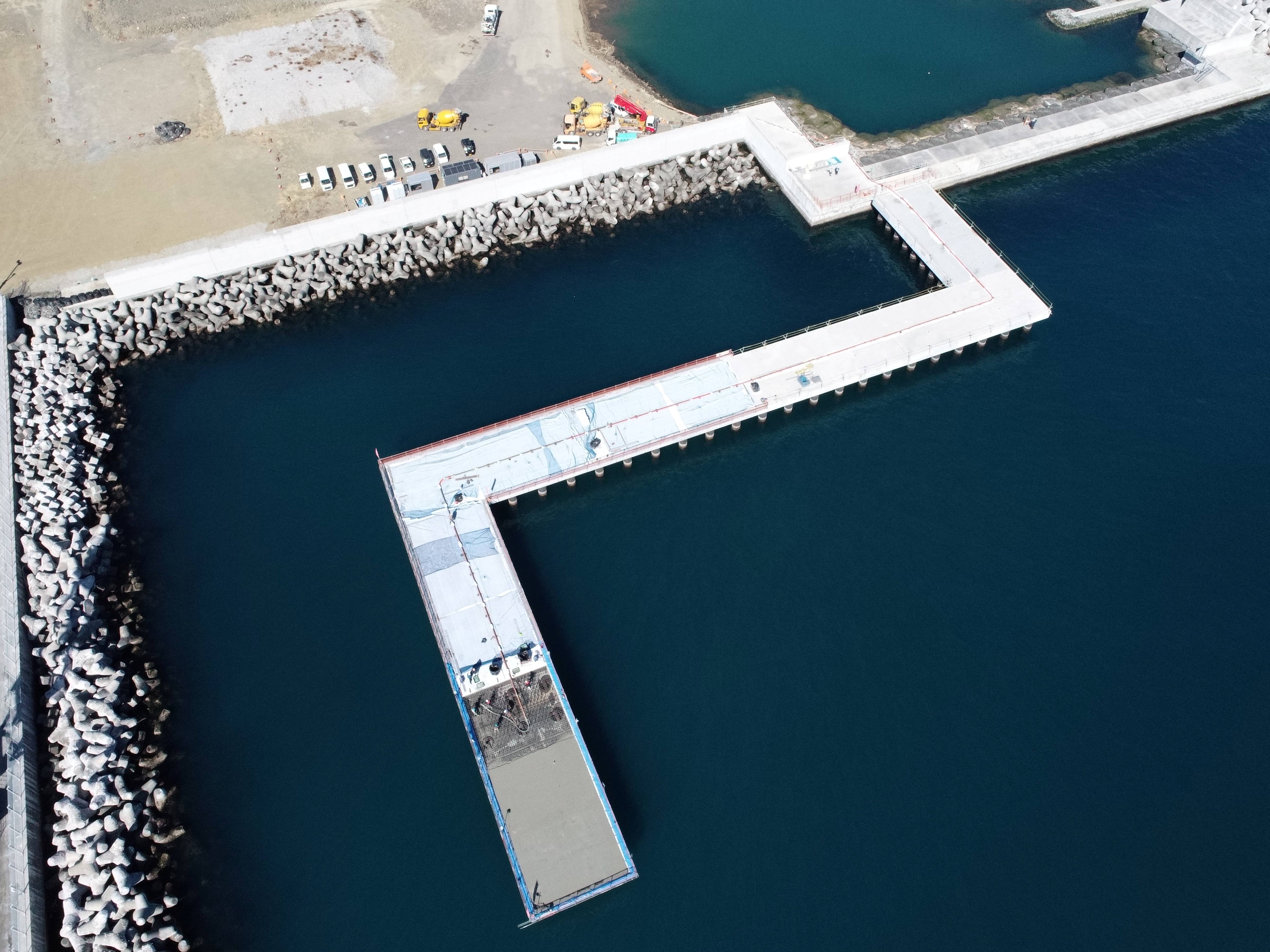 新興津海づり桟橋上部工事