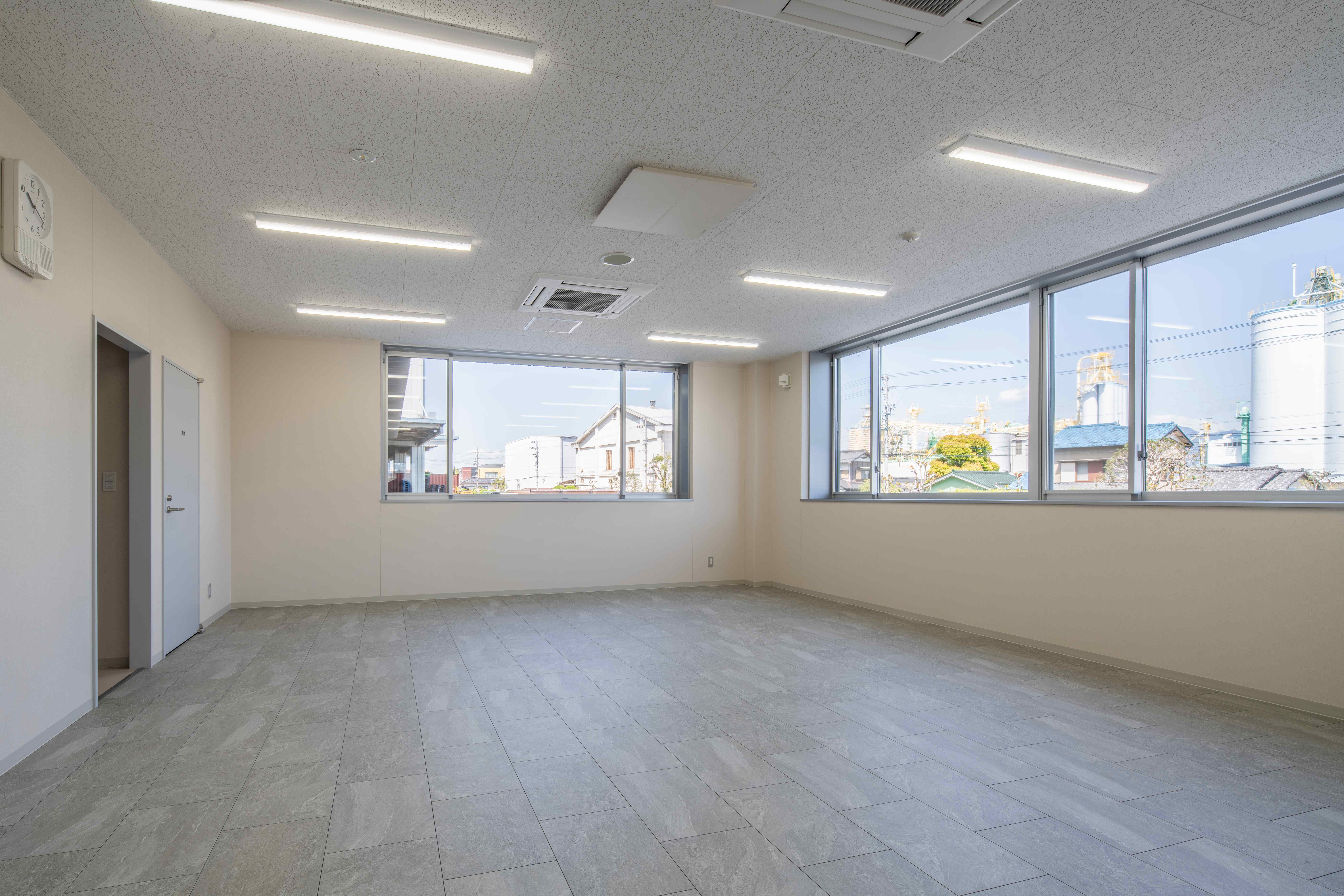 株式会社天野回漕店　中田川センター新棟