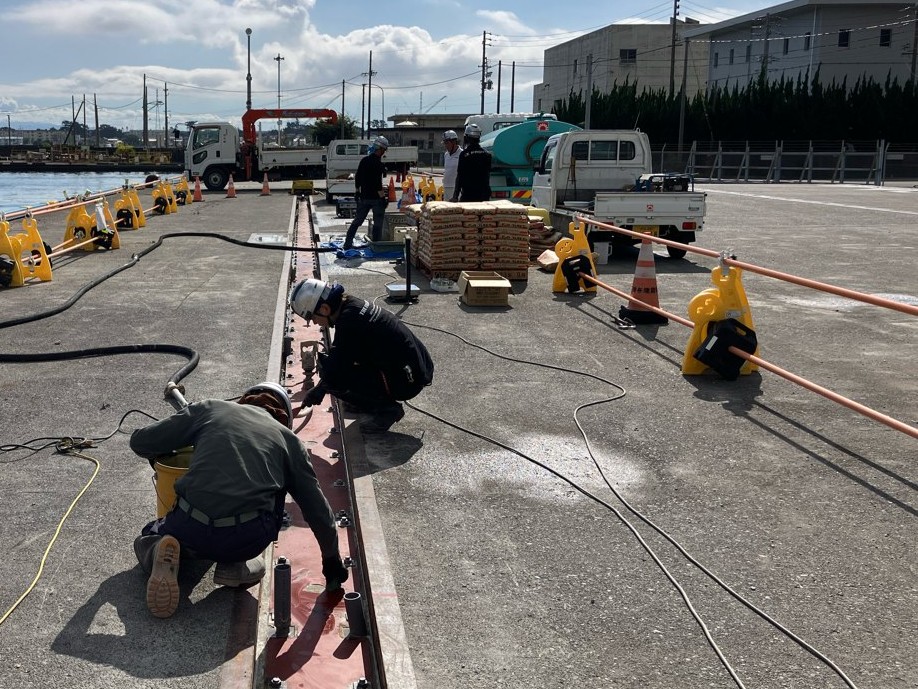 令和6年度　清水港荷役機械整備富士見埠頭4号岸壁走行レール敷設工事(その2)