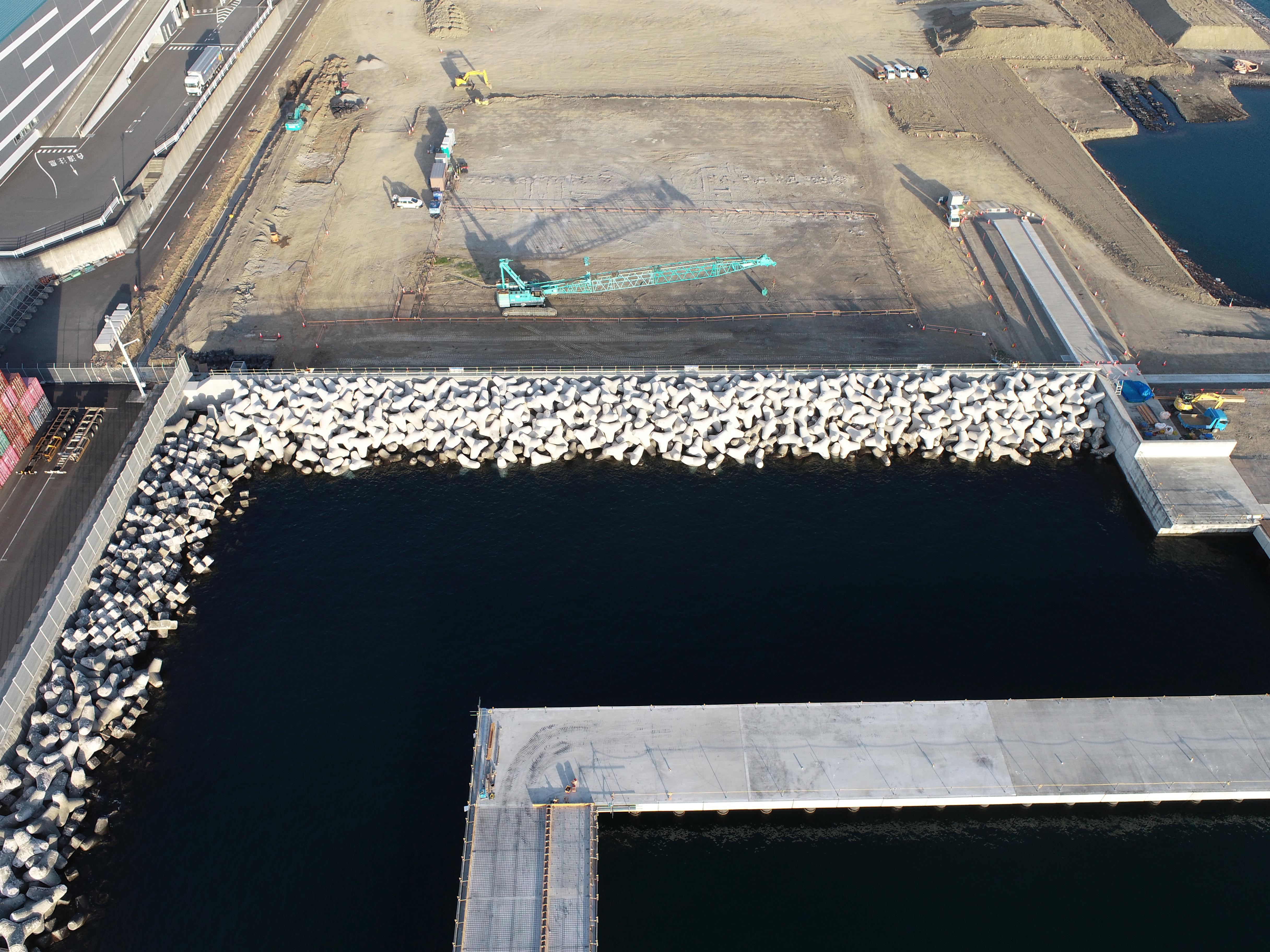 令和７年度　清水港都市再開発等用地整備工事（新興津護岸工）