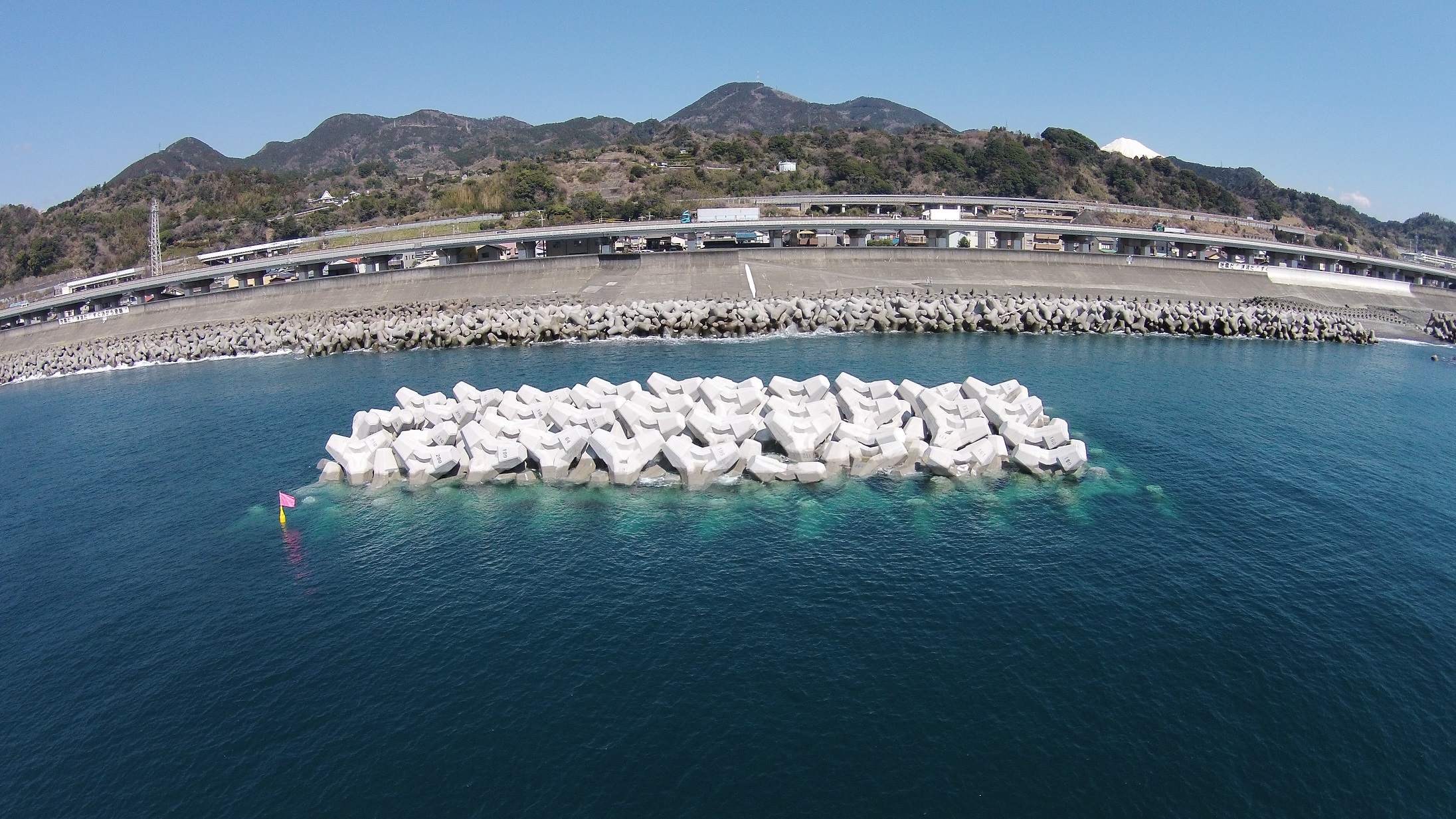 Ｈ27　富士海岸蒲原工区堰沢東離岸堤工事